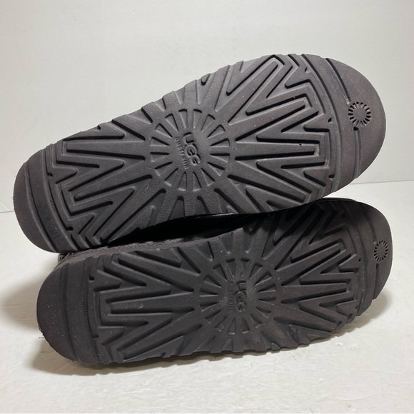 UGG Australia Cambridge Boots Womens Grey Suede Metallic Belted Size 8 - Picture 12 of 15